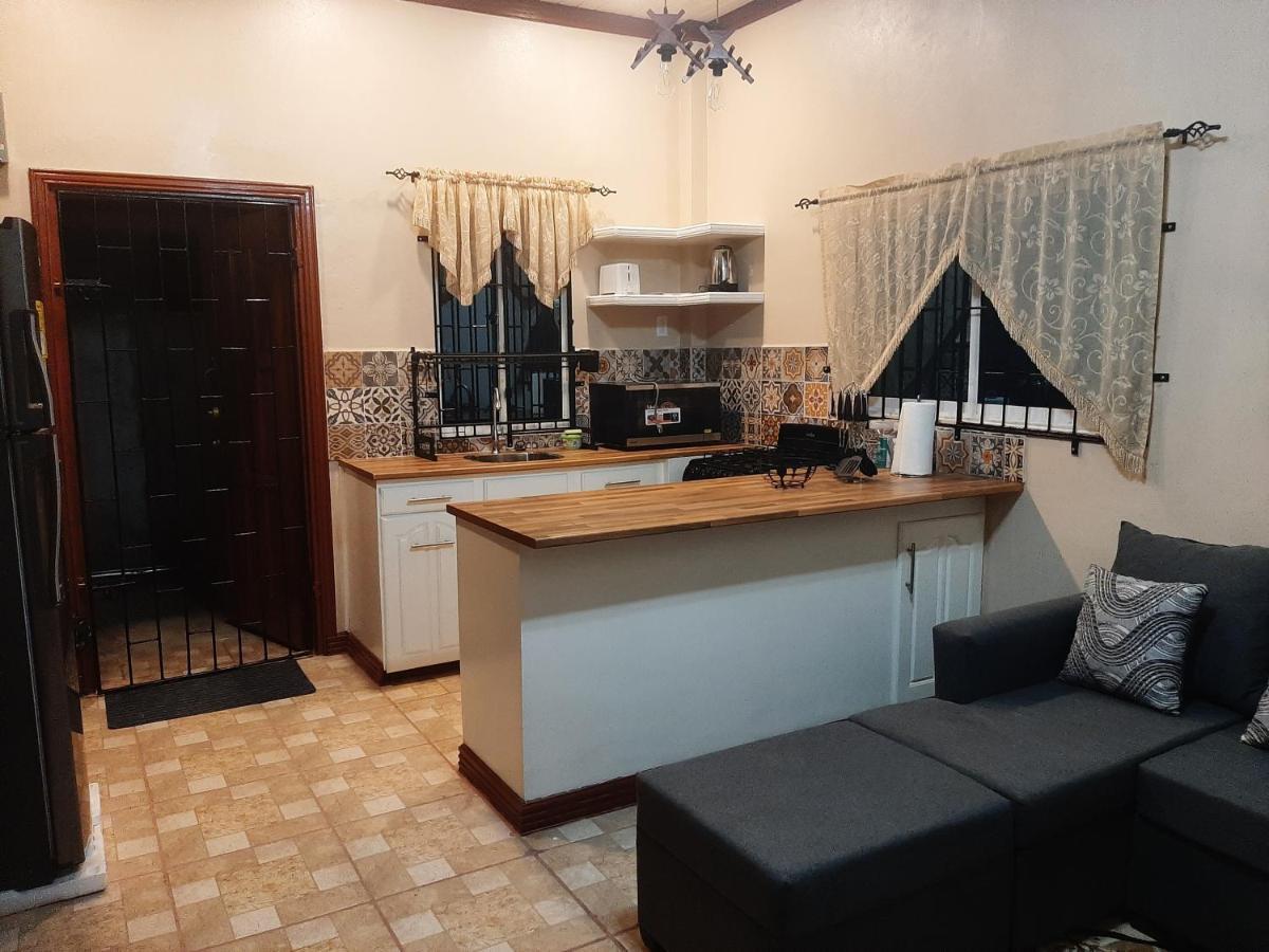 Jrs Apartments جورج تاون المظهر الخارجي الصورة