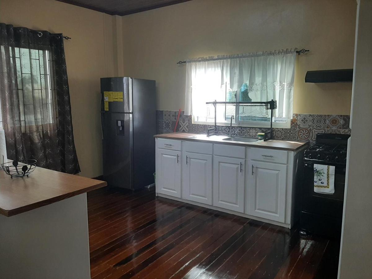 Jrs Apartments جورج تاون المظهر الخارجي الصورة